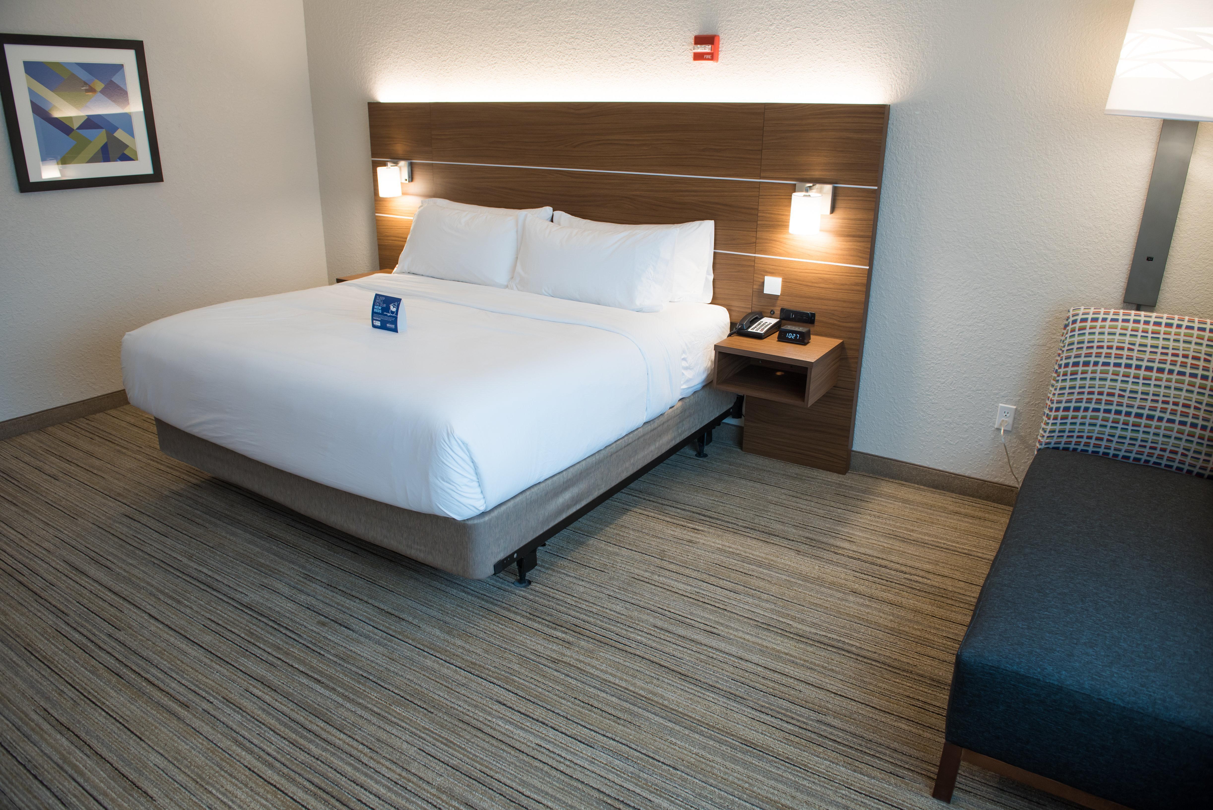 Holiday Inn Express & Suites - Dayton Southwest By Ihg Exterior foto