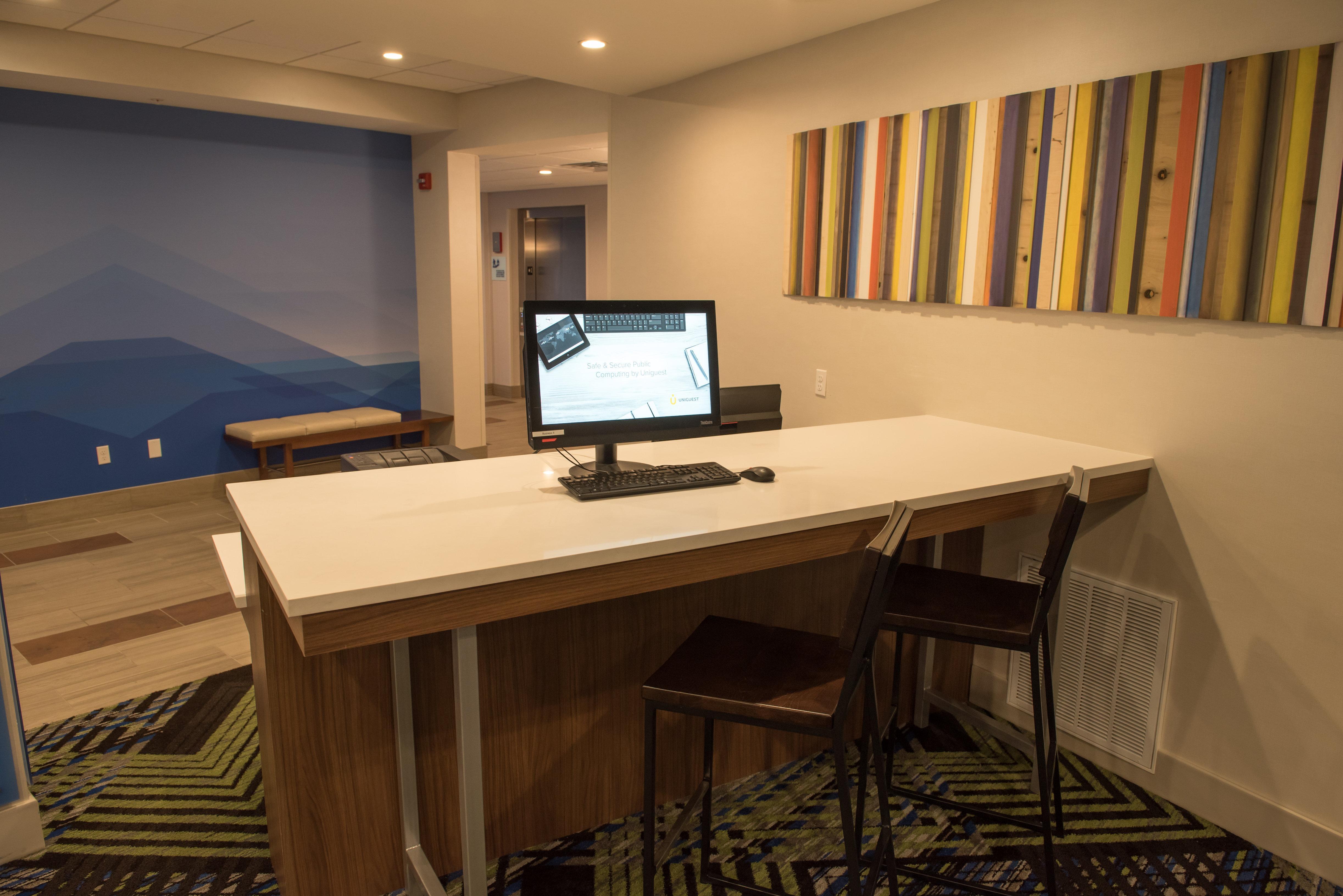 Holiday Inn Express & Suites - Dayton Southwest By Ihg Exterior foto